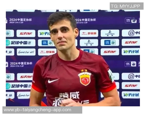 前外援奇塔迪尼今日重返海港俱乐部探望昔日教练和队友情谊依旧 前外援奇塔迪尼今日重返海港俱乐部探望昔日教练和队友情谊依旧